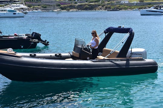 Reserve o Orizon RIB em Ornos, Mykonos! Alugue com ou sem um capitão!