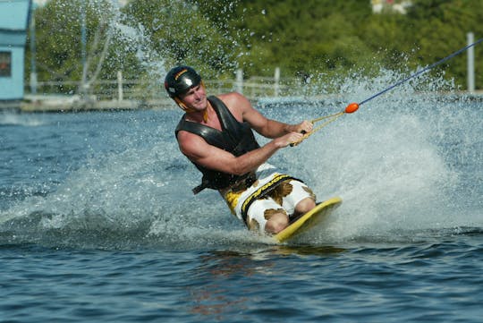 Kneeboarding en Mount Lavinia, Sri Lanka