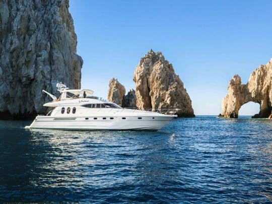 Mergulhando com snorkel em um Mega Yacht de luxo! 