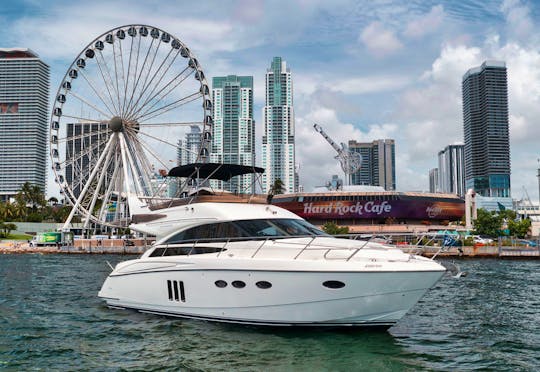 Luxury 50ft Princess Yacht w/ FlyBridge - Spacious & Modern Layout, Great Rates