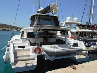 Catamarán de vela Lagoon 46 en Alimos, Izmir, Grecia