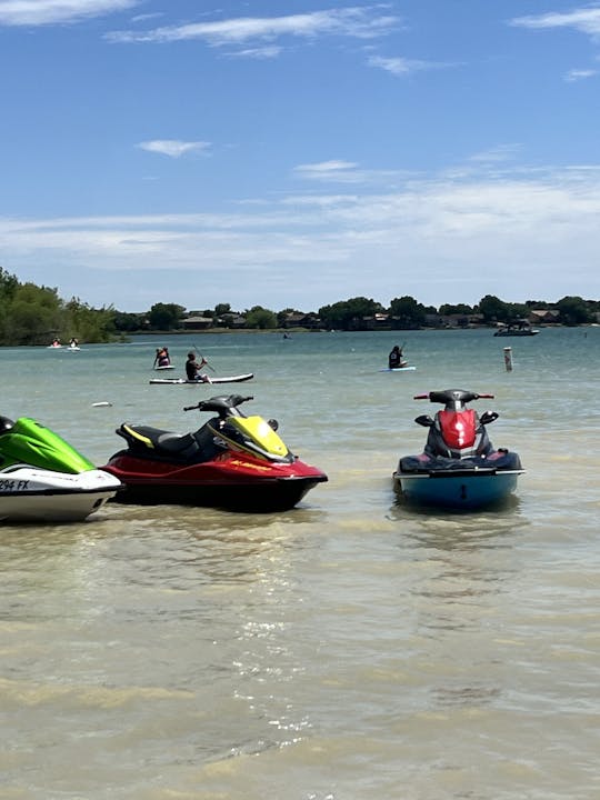 Diversión bajo el sol: disfruta de 2 NUEVAS motos acuáticas Yamaha Waverunner 2024