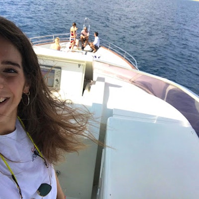 María
