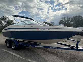Enjoy a day on the Lake with 20ft Reinell Wakeboat