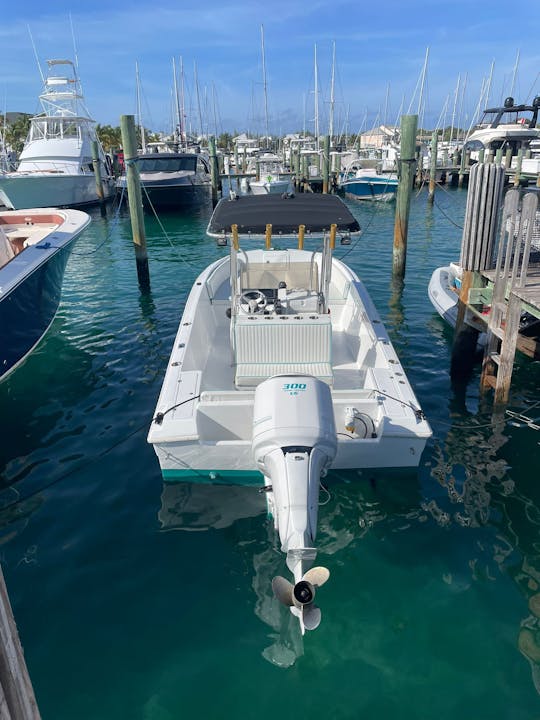 Pescador de 21 pés para fretamento particular em Nassau
