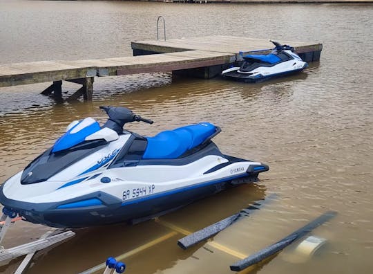 Dos Yamaha VX-C Waverunners 2023 alquilan 1 o 2 en el lago Lanier