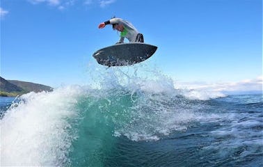 Chárter privado: Wakesurf: ¡disfruta de olas infinitas! 