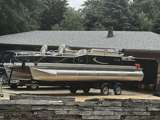 Barco flutuante com acesso para cadeira de rodas 2023 ROCK RIVER!