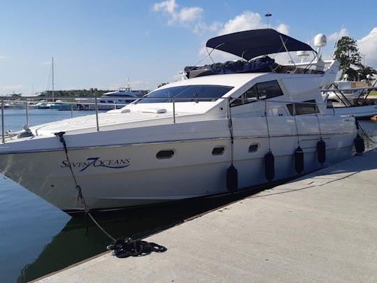 Yacht Intermarine 440 de 44 pieds pour 15 personnes à Rio de Janeiro