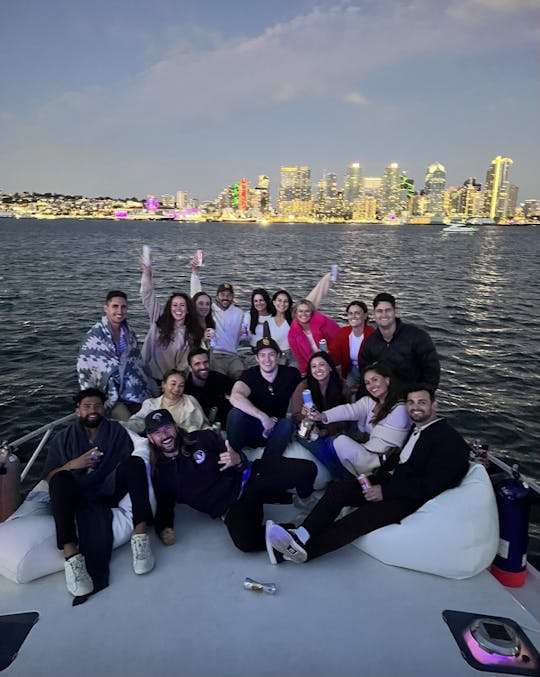 40ft Mission Bay Party Yacht/whale watching-fully licensed charter-BYOB 12 guest