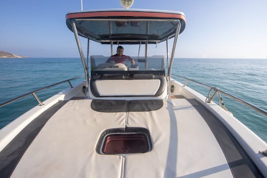 Tour privado de aventura en barco de 2 horas por Comino y Blue Lagoon