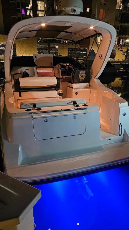 Yacht de croisière Bayliner de 30 pieds | Location de bateaux pour passer de bons moments à Marina Del Rey