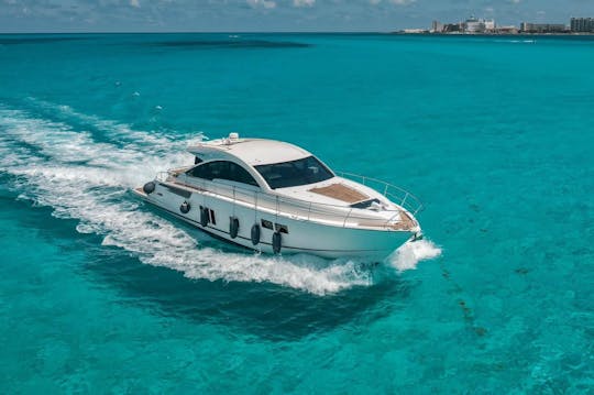 Offre ultime ! Yacht Fairline de 62 pieds à louer à Cancun, au Mexique.