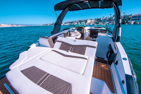 29ft Luxury Sport Yacht Charter In Newport Beach