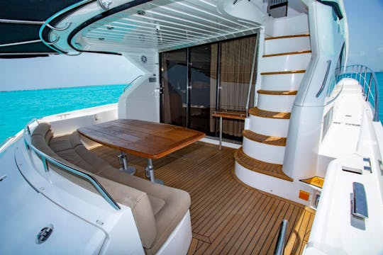 Yacht de luxe Sunseeker Manhattan 64' au Mexique