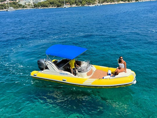 Solemar 200 HP de 23 pies, en la ciudad de Hvar, ¡disfruta y explora!