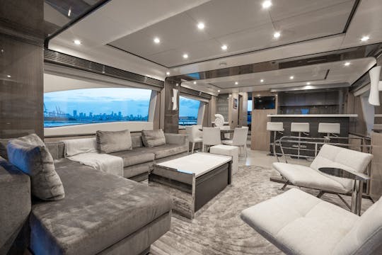 ENJOY MIAMI IN AZIMUT 84' SATISFACTION!