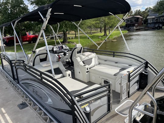 10 % de rabais du lundi au jeudi ! ! ! Location de bateaux et de jet-skis sur le lac LBJ