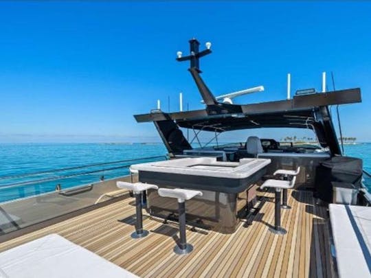 Yacht de luxe Cresent de 110 pieds aux Bahamas