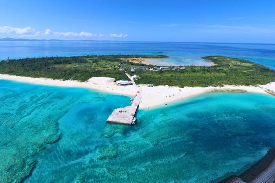 Practica snorkel y troll en el paraíso: chárter privado a Minnajima