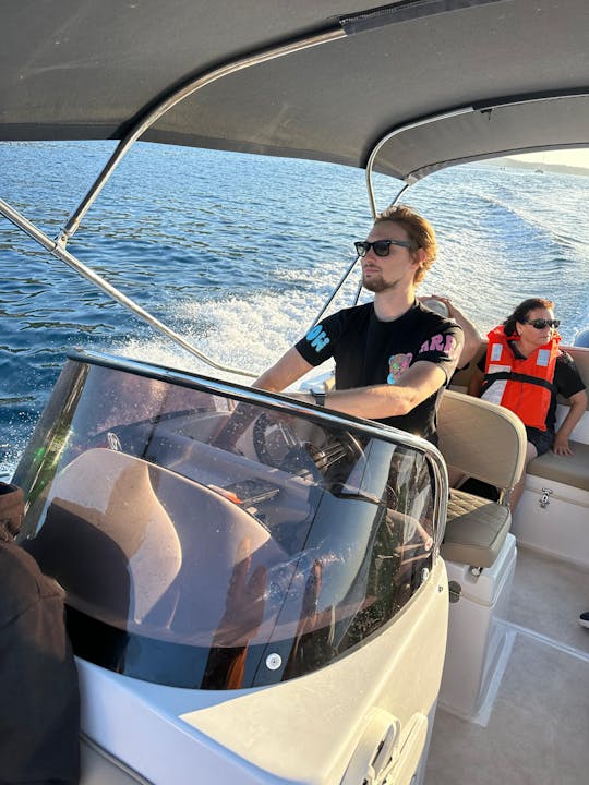2024 Marinello - ¡Tours privados o alquiler de barcos en la bahía de Boka con patrón!