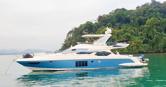 64ft Blue Azimut Power Mega Yacht Rental in Paraty, Brazil