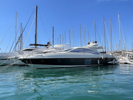 Iate a motor Azimut de 72 pés com motor duplo de Ibiza