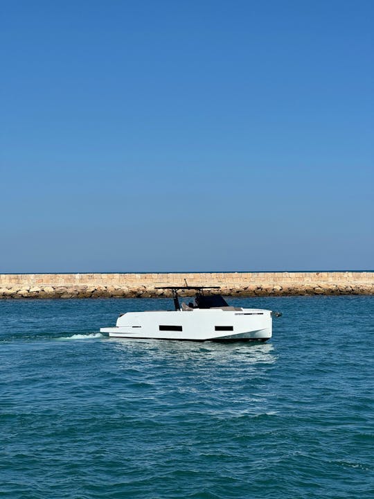 De Antonio Yachts D42