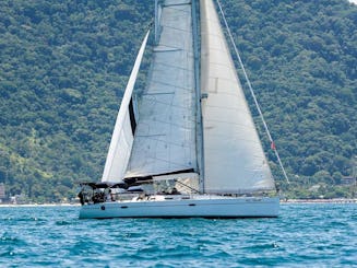 Sailing Veleiro Delta 45 in Ubatuba, São Paulo, Brazil