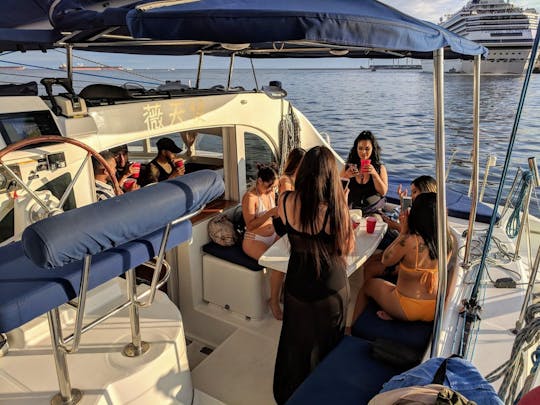 Fiesta en catamarán en La Paz