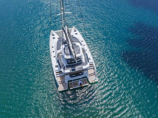 クロアチアカタマラン51には2（SUP）が付属—シュノーケリングギア：マスクとフリッパー