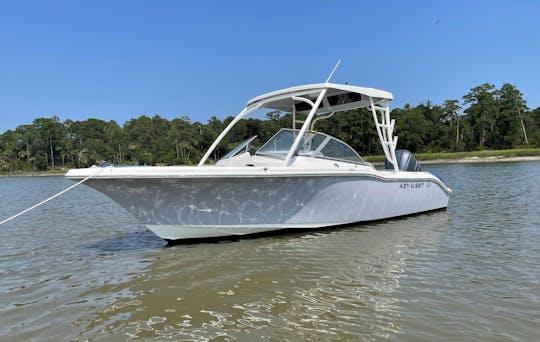 Looking for a safe and memorable boat experience! Ride the Waves in Style!