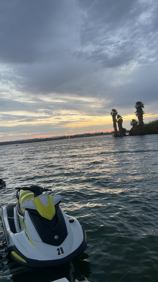 Explore Lake Havasu on 2021 Yamaha Waverunner Vx Jetskis 