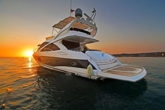 Luxuoso Sunseeker Power Mega Yacht de 70 pés para ocasiões especiais em La Paz, BCS.