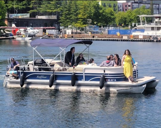 BARCO FLUTUANTE DIVERTIDO PARA ATÉ 12 PESSOAS COM BANHEIRA INTERNA PARA CHURRASCO $175 POR HORA 