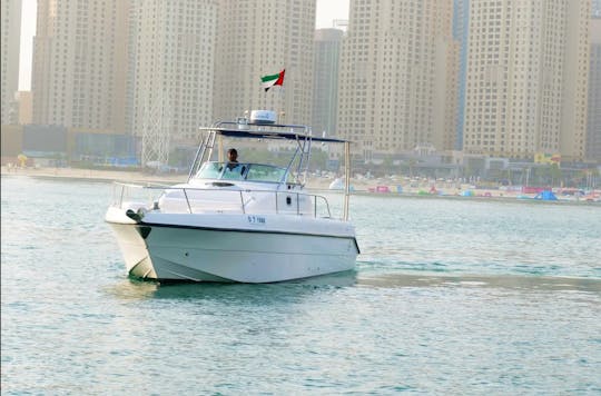 Confortable yacht Conway 2011 de 34 pieds pour 10 personnes à Dubaï