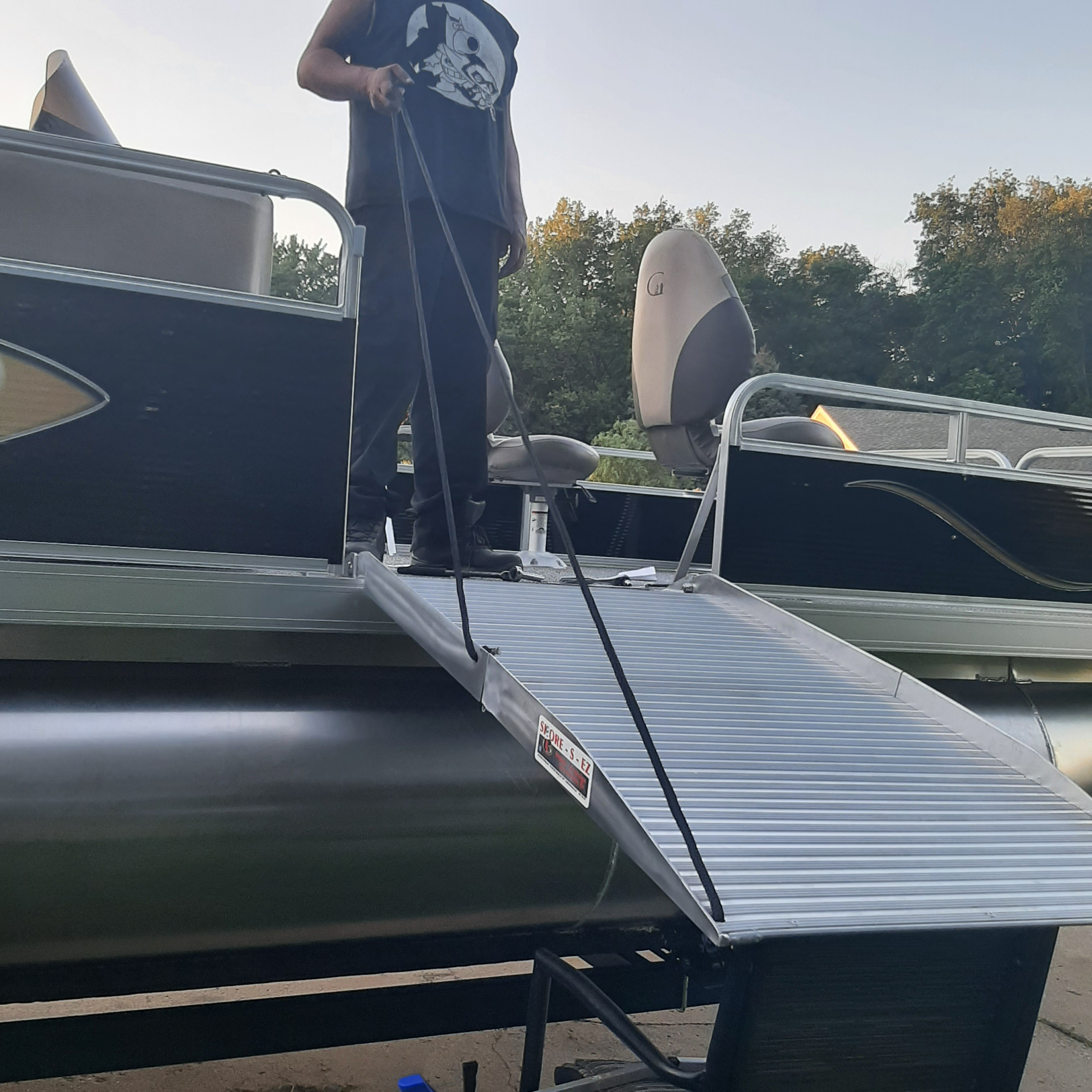 Wheelchair Accessible Pontoon Boat Chain-O-Lakes in Illinois