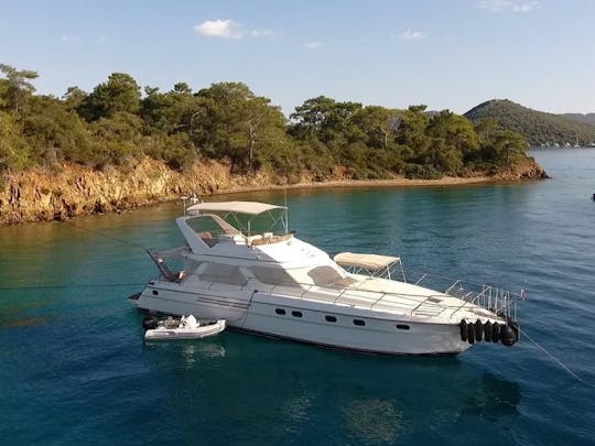 50ft (15 Meter) 4 Cabins Elegant Motor Yacht for 8 guests