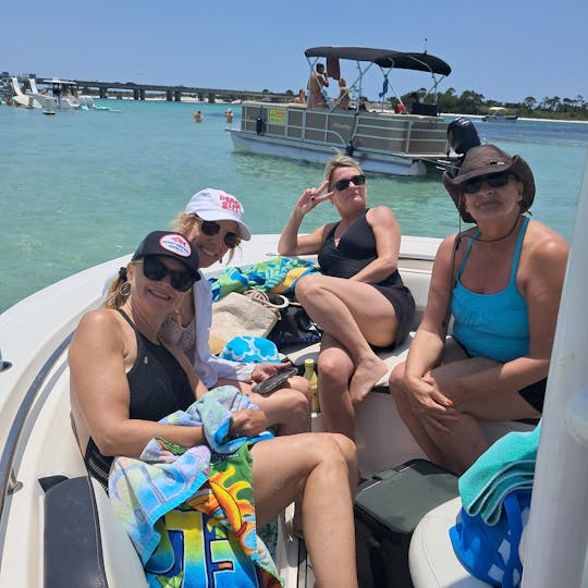 Excursiones privadas a Crab Island y en barco: viajes de 4, 6 y 8 horas disponibles