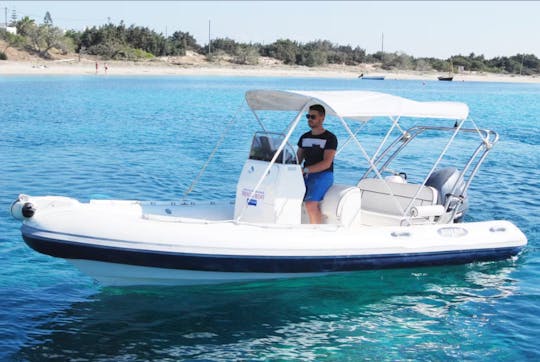 Barco Yria 550-RIB para alugar no porto de Agia Anna, Naxos, Grécia