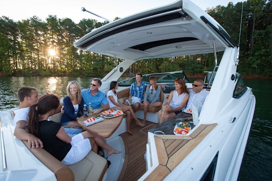 $250hr M-Th | $350hr F-Su | 12 ppl | Luxury Yacht SLX 350