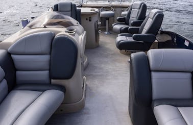 15 Passenger Comfortable Pontoon Boat