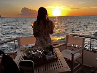 Private Sunset Yacht Cruise 