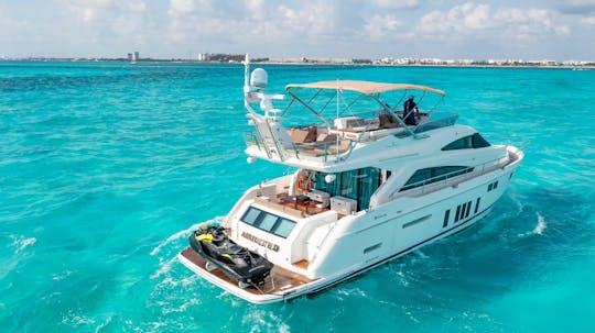 Fairline Squadron 70 ft – Cancun’s Ultimate Luxury Yacht Charter