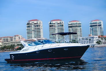 Yacht italien Uniesse de 45 pieds unique dans la baie