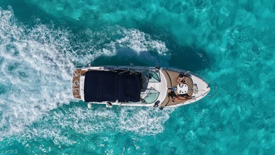 Profitez de Cancún dans un Sundancer de 27 pieds pour 6 personnes !