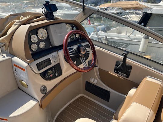 Beautiful Four Winns 258 Vista Gen 2 pour une croisière sur la Côte d'Azur