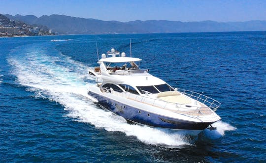 Luxury Azimut 70 flybridge Yacht in Puerto Vallarta, Jalisco