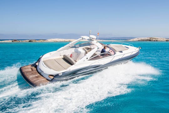 ¡Oferta de la semana! Yate Sunseeker de 40 pies en alquiler en Ibiza, España.