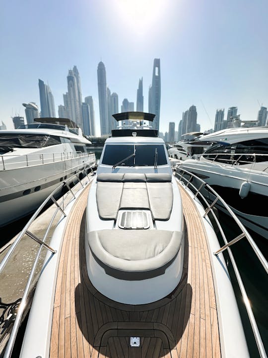 Luxury Azimuth 2024 New 60 FT jusqu'à 20 personnes à Dubaï Meilleure offre